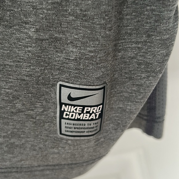 Nike Pro Combat Dri Fit Fitted Shirt size small dark grey - Picture 5 of 6